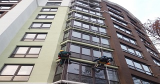 Установка крыши на балкон Беслан цена от 1024 руб. м/2.